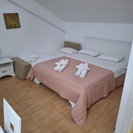 Apartmani P&M Tivat Eksteriør bilde
