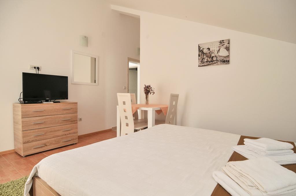 Apartmani P&M Tivat Eksteriør bilde
